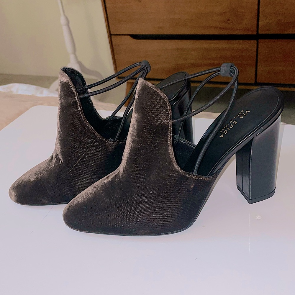 NWOT Via Spiga Womens Arina Brown Slingback High Heel Mules